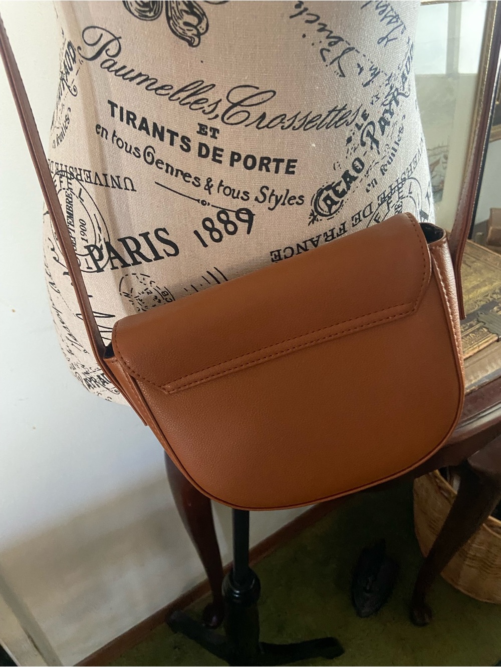 JJ Winters Tan Leather Crossbody Saddle Bag - Picture 3 of 5
